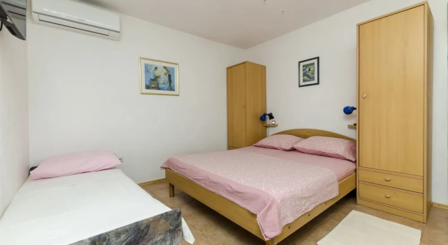 Apartments Oliva