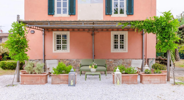 Badia Farmhouse in Badia Cantignano