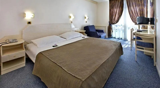 Двухместный номер Standard с балконом и с частичным видом на море Hotel Gran Vista Plava Laguna