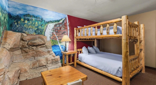 Четырёхместный семейный люкс The Lodge at Brainerd Lakes, Trademark Collection by Wyndham