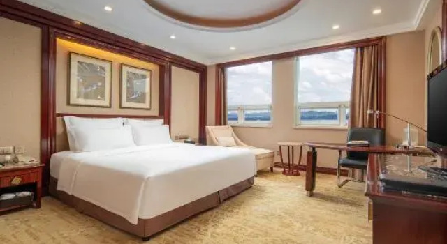 Люкс Deluxe Chutian Guangdong International Hotel