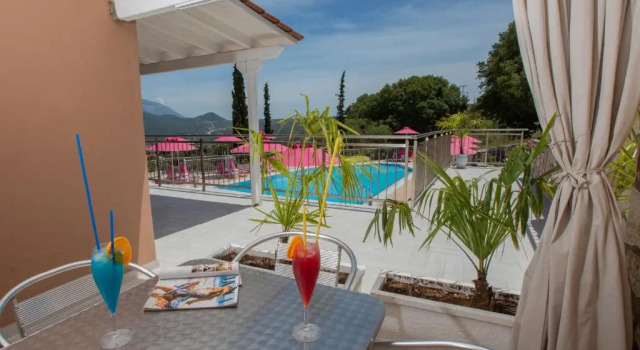 Номер Standard The "L" Suites & Apartments