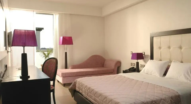 Двухместный номер Deluxe с балконом и с красивым видом из окна Angela Suites Boutique Hotel