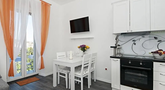 Апартаменты с видом на море Apartments Mihaela