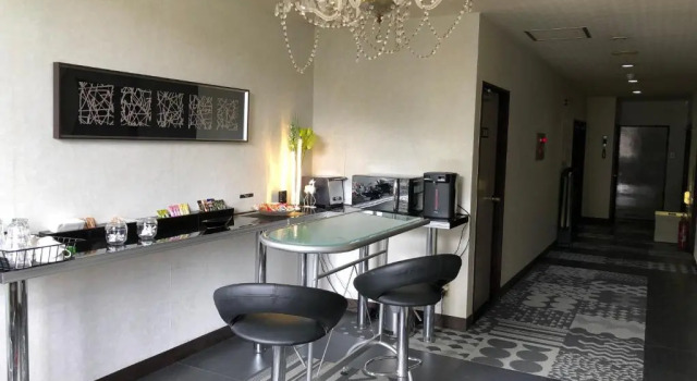 Кровать в общем номере (мужской номер) Business Stay