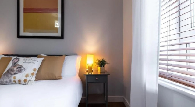 Black Moon 2 bed 2 bath Central location