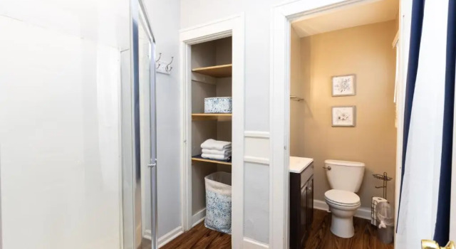 Вилла 5 Bedroom 3200 Square Foot House for Downtown Travelers