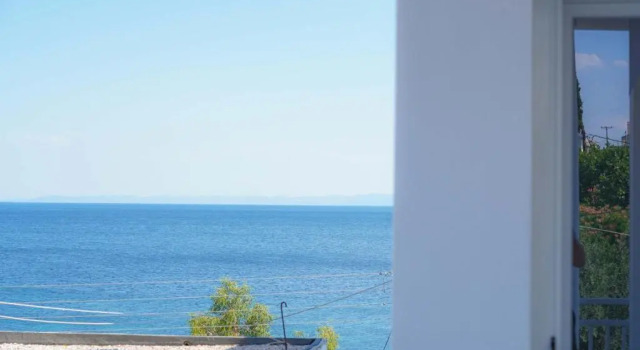 Niki's House Apartments By The Sea