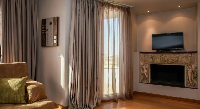 Люкс с балконом Sky Hotel