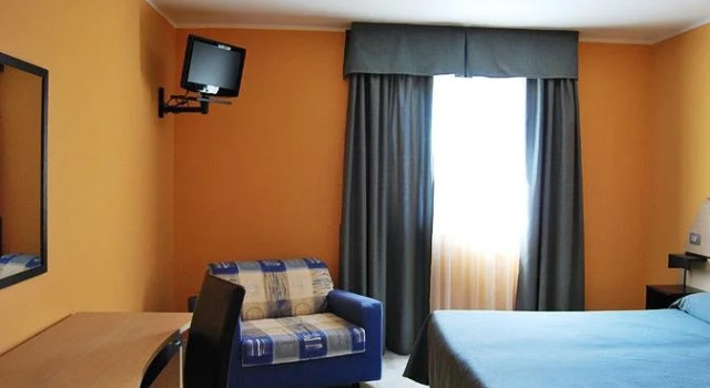 Hotel Ristorante Del Sole, Book Hotel Hotels in Pastorano with Breakfast, Breakfasts