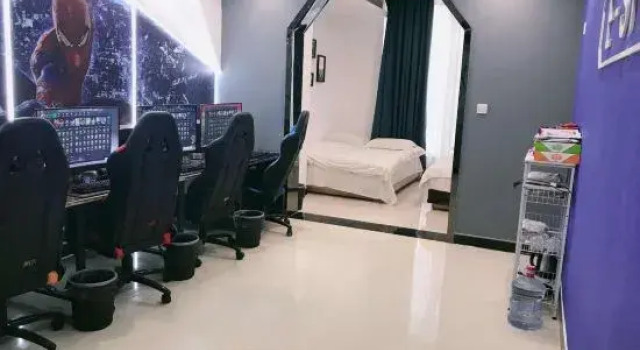 Кровать в общем номере A different hotel in Asahikawa