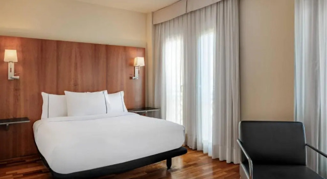 Двухместный номер Standard AC Hotel La Línea by Marriott