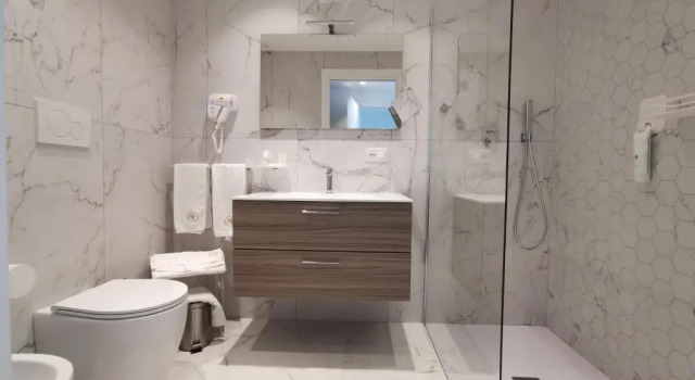 Четырёхместный номер Deluxe Hotel Astoria