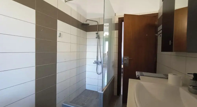 Семейный коттедж Albatross Apartments