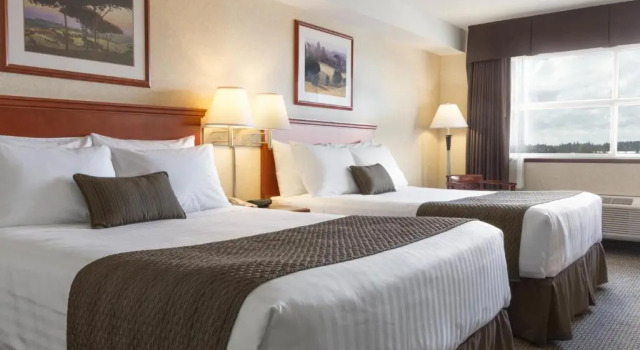 Четырёхместный номер Standard Days Inn & Suites by Wyndham Langley