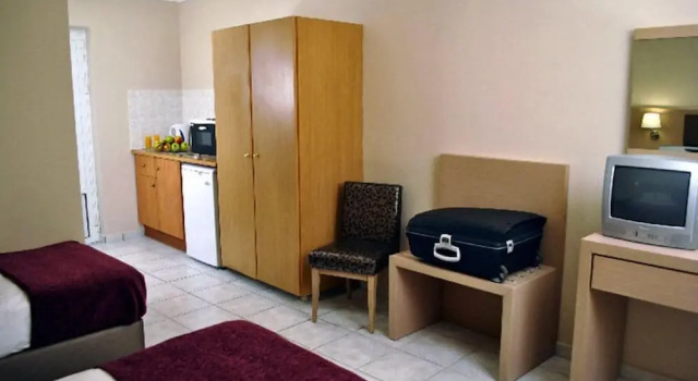 Трёхместный номер Standard с балконом Hotel Plessas Palace