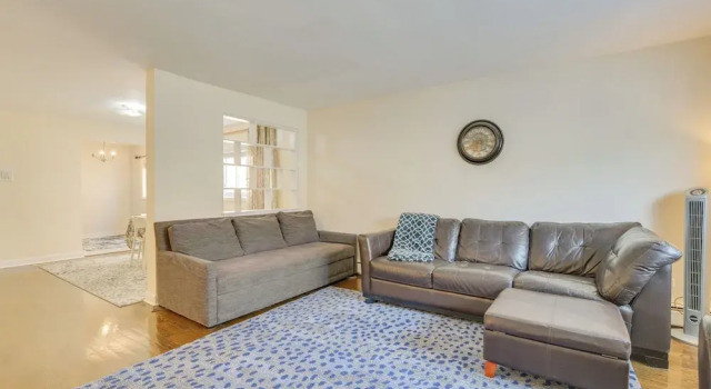 Walk to Train: Convenient Skokie Condo!, Забронировать Отель Отели Иллинойс 3 звезды, 3*