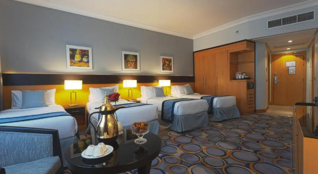Четырёхместный номер Prestige Hotel
