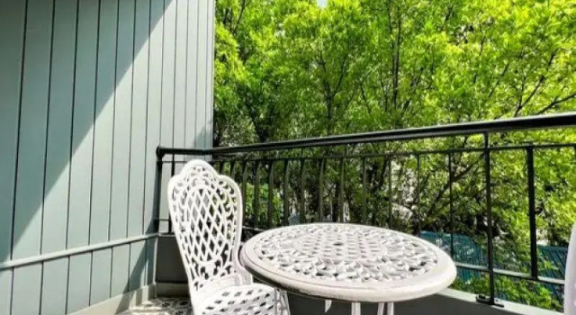 Семейный номер Standard с балконом The Residences at C&C