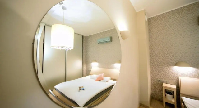 Апартаменты Quiet Old Town Apartment with Elevator Access