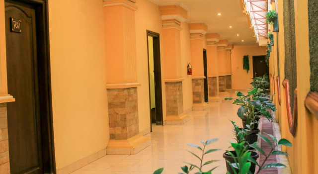 Hotel Tjiptorini Jaya, Book Hotel Hoteller i Seturan med parkering, Parkering