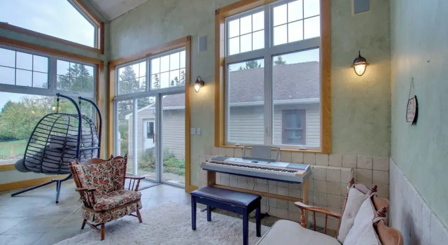 Lakefront Algoma Home w/ Deck, Grill & Fireplace, Reserva ahora Hotel Algoma Wisconsin