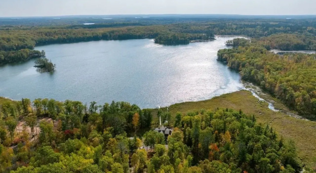 Коттедж Osprey Lake Cabin 4 Bedroom Home by RedAwning