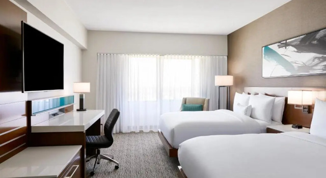 Четырёхместный номер Executive Delta Hotels by Marriott Phoenix Mesa