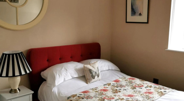 The Courtyard Apartment at Cefn Tilla Court, Usk, Забронировать Апартаменты/квартира Гвент Brecon Beacons