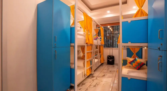 Кровать в общем номере goSTOPS Gurugram, Baani Square PLUS - Private Rooms & Dorms