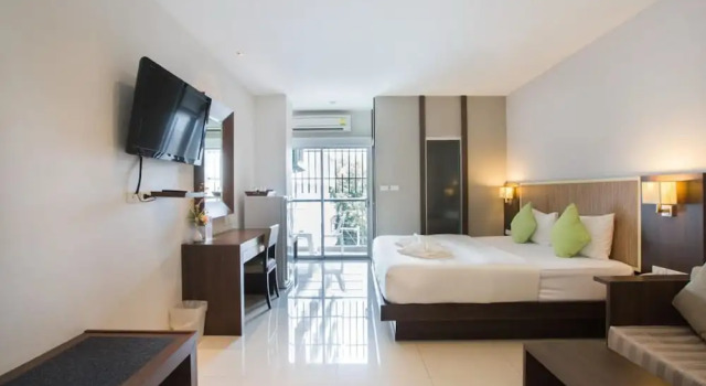 Двухместный номер Deluxe с балконом April Suites