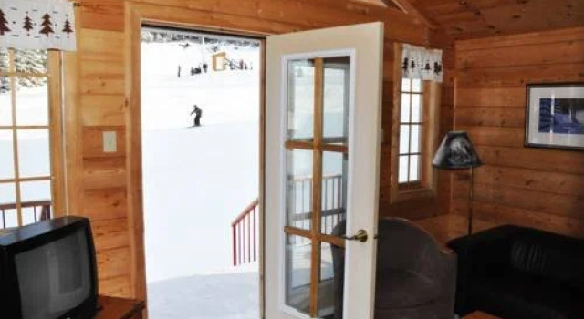 Les Nids des Monts-Valin, Prenota Hotel Refuge Cove Québec