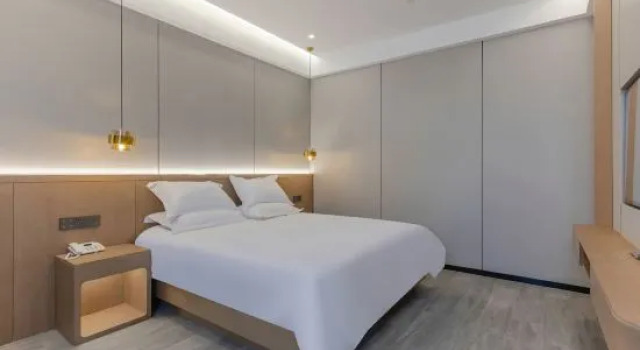 Люкс Business Taihe Jinji Hotel (North Bus Station)