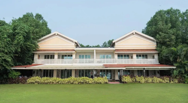 Mayfair Lake Resort