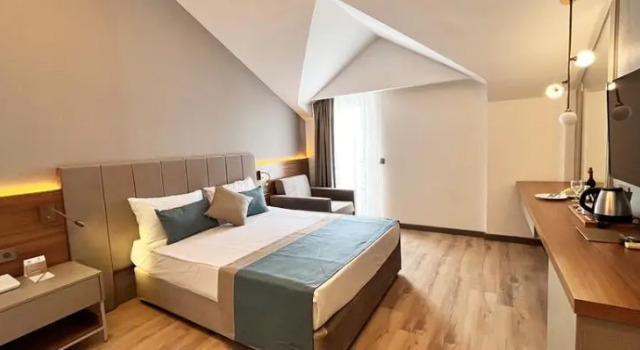 Двухместный номер Standard с балконом и с видом на бассейн Side Story Resort & Spa