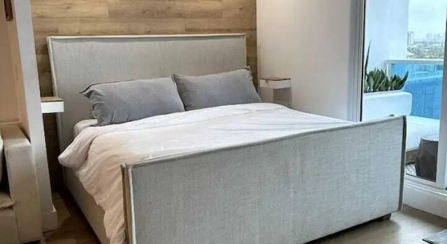 Студия с балконом One of a Kind - Ocean View Luxury Condo