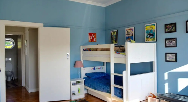 Open Plan 4 Bedroom Houses in City Heart, Забронировать Отель Отели Кейптауна 3 звезды, рядом с South African Museum And Planetarium, 3*