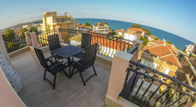 Апартаменты с 3 комнатами с видом на море Sirena Palace Family Hotel
