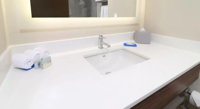 Четырёхместный номер Deluxe Holiday Inn Express Guadalajara Aeropuerto by IHG