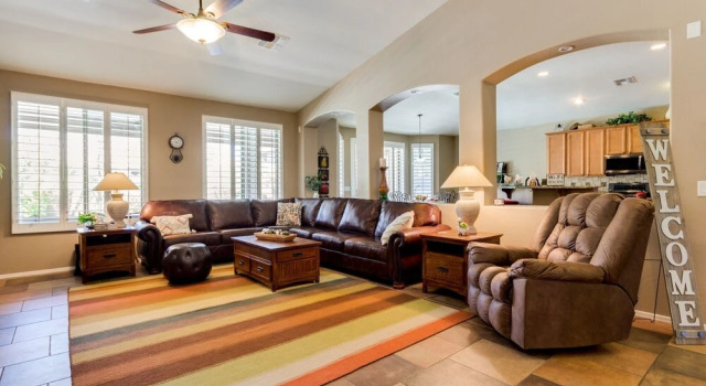 Pointsettia - 4 Br Home, Book Hotel Surprise Phoenix Metropolitan Area