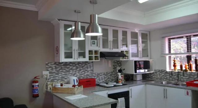 Palmtree Place, Забронировать Отель Умкомас Durban South Coast