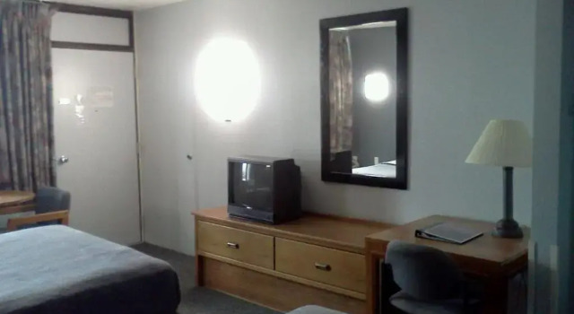 Четырёхместный номер Standard Quails Nest Inn & Suites