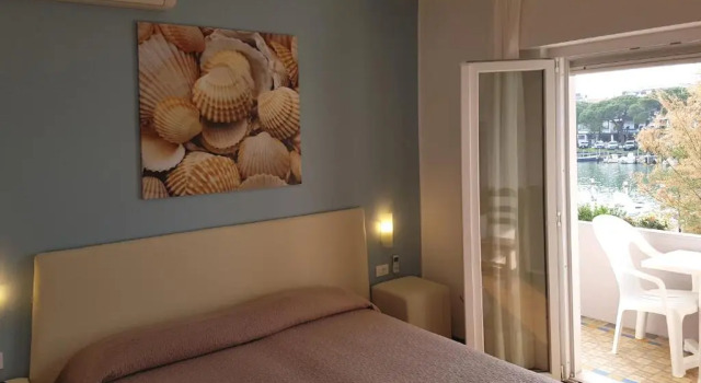 Двухместный номер Standard с балконом Hotel Carol