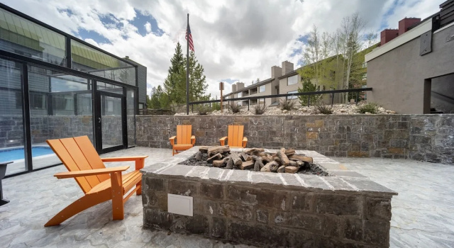 Snowblaze Athletic Club Studio  1 Bedroom Condo by RedAwning