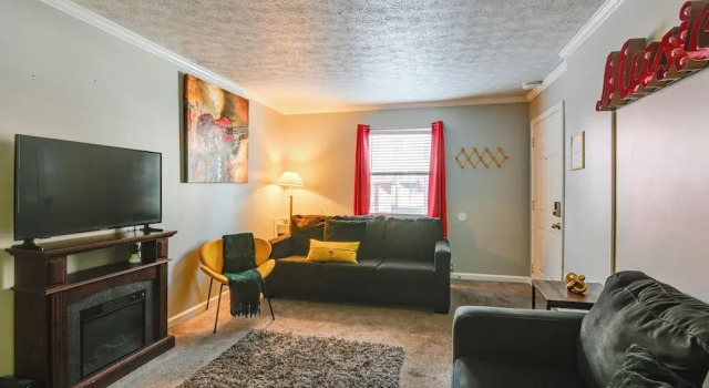 1 Mi to Dtwn: Pet-friendly Apt in Nashville, Забронировать Апартаменты/квартира Апартаменты Нэшвилл, рядом с Frist Center for the Visual Arts, Апартаменты/квартира
