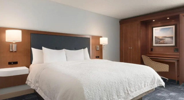 Студия Hampton Inn Wausau