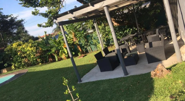 Коттедж Beach Villa With Pool - Short Walk to the Beach