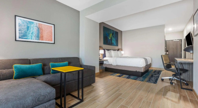 Двухместный номер Deluxe La Quinta Inn & Suites by Wyndham Galveston West Seawall