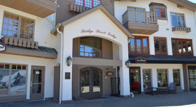 Bridge Street Lodge, Забронировать Отель Отели Вейл с бассейном, Бассейн