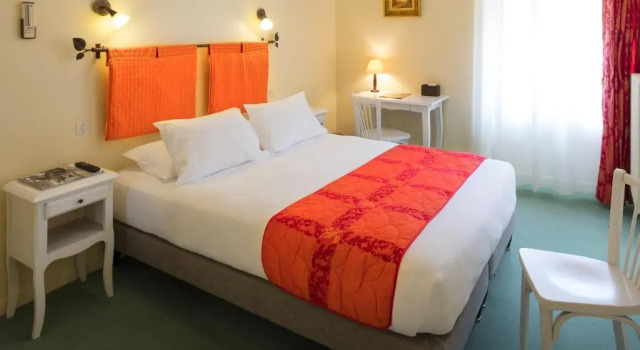 Номер Classic Logis Hôtel Restaurant Les Cèdres